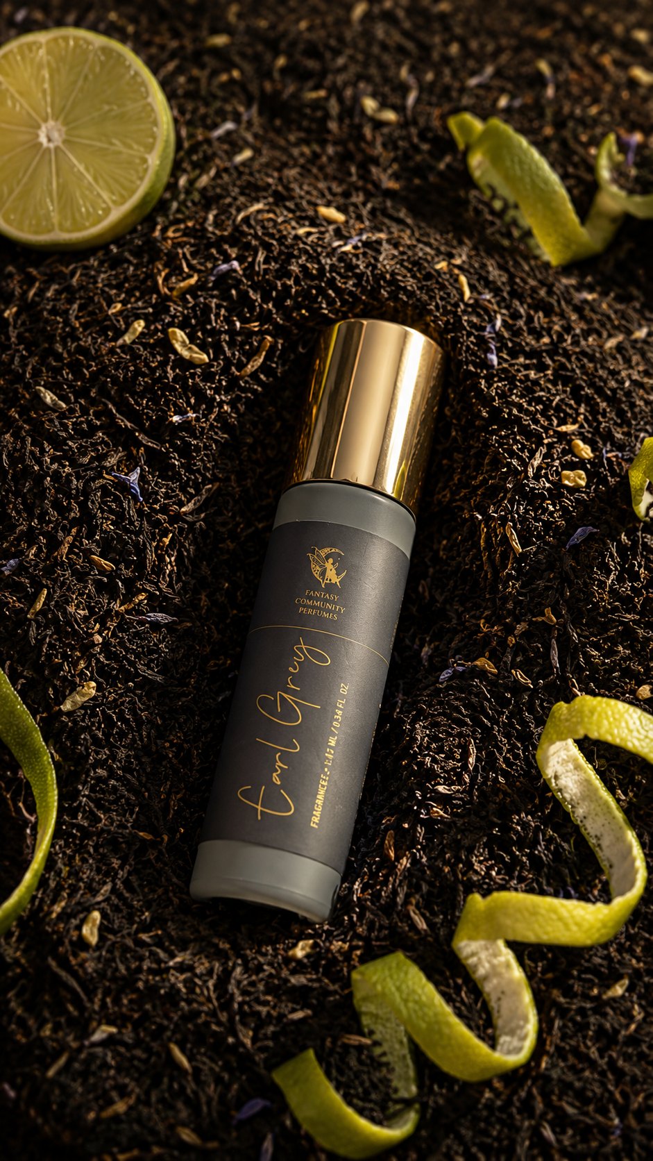 Ролл Earl Grey Tenderis Molecular на розсипі чорного чаю з лаймом