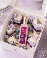 Frosty Berry & Bliss Cake — додатковий ракурс: cake box